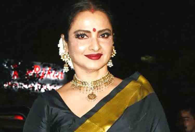 actress rekha donate 3 crore rupees for english medium school in kasarwadi