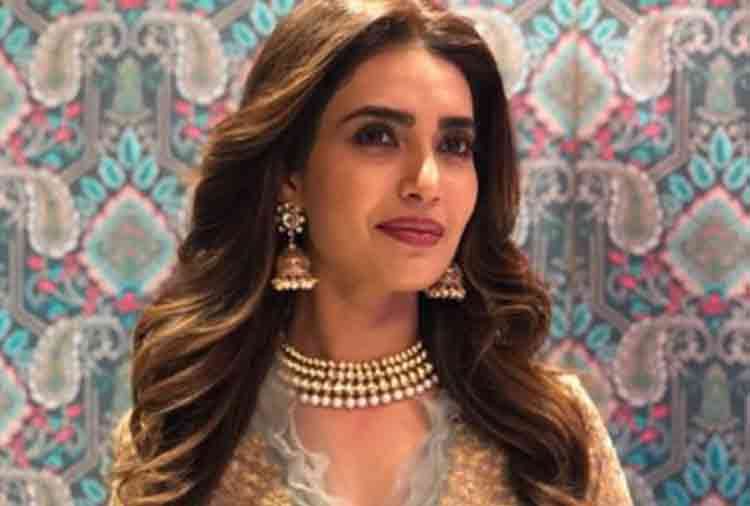 karishma tanna traditional photoshoot in lehanga goes viral on instagram