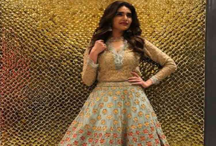 karishma tanna traditional photoshoot in lehanga goes viral on instagram