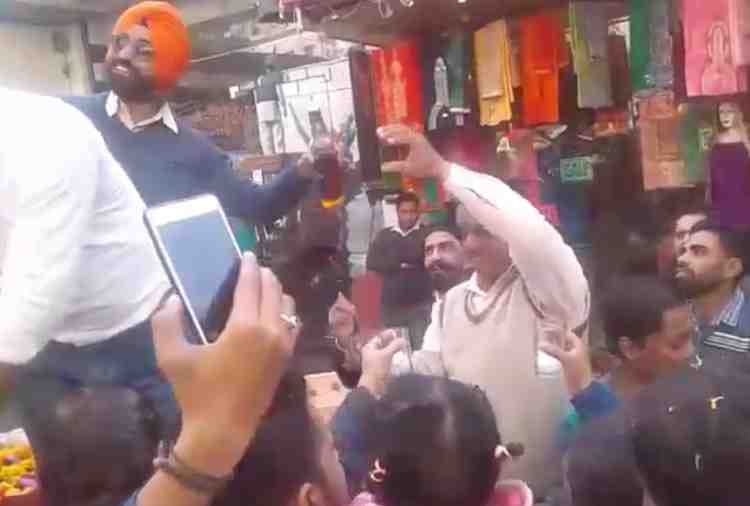 liquor, wine langar on road in patiala on maha shivratri