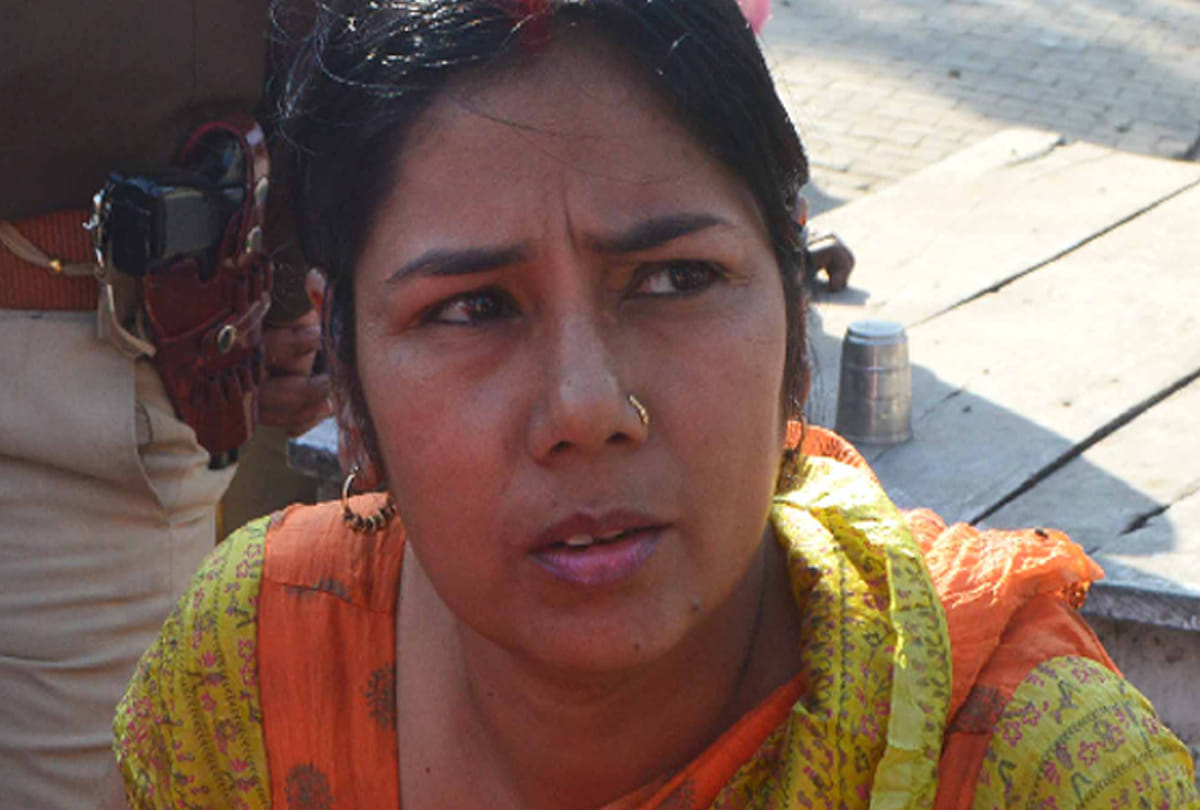 woman Looted in kanpur market