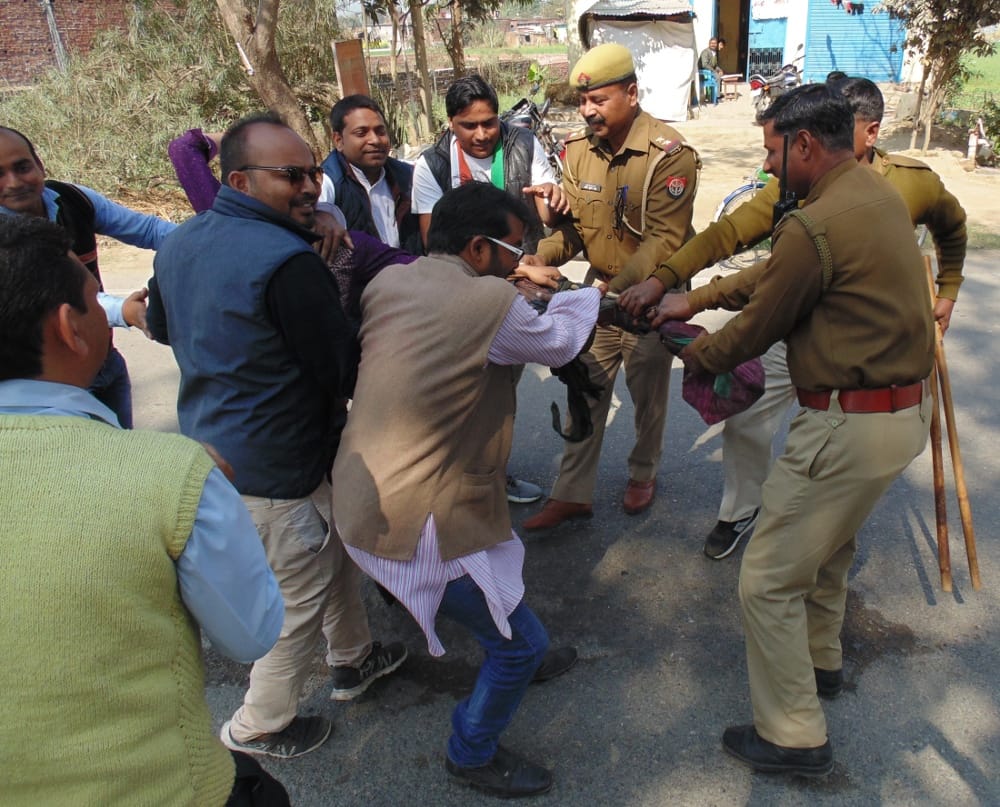 Youth Congress flagged the RSS chief's effigy