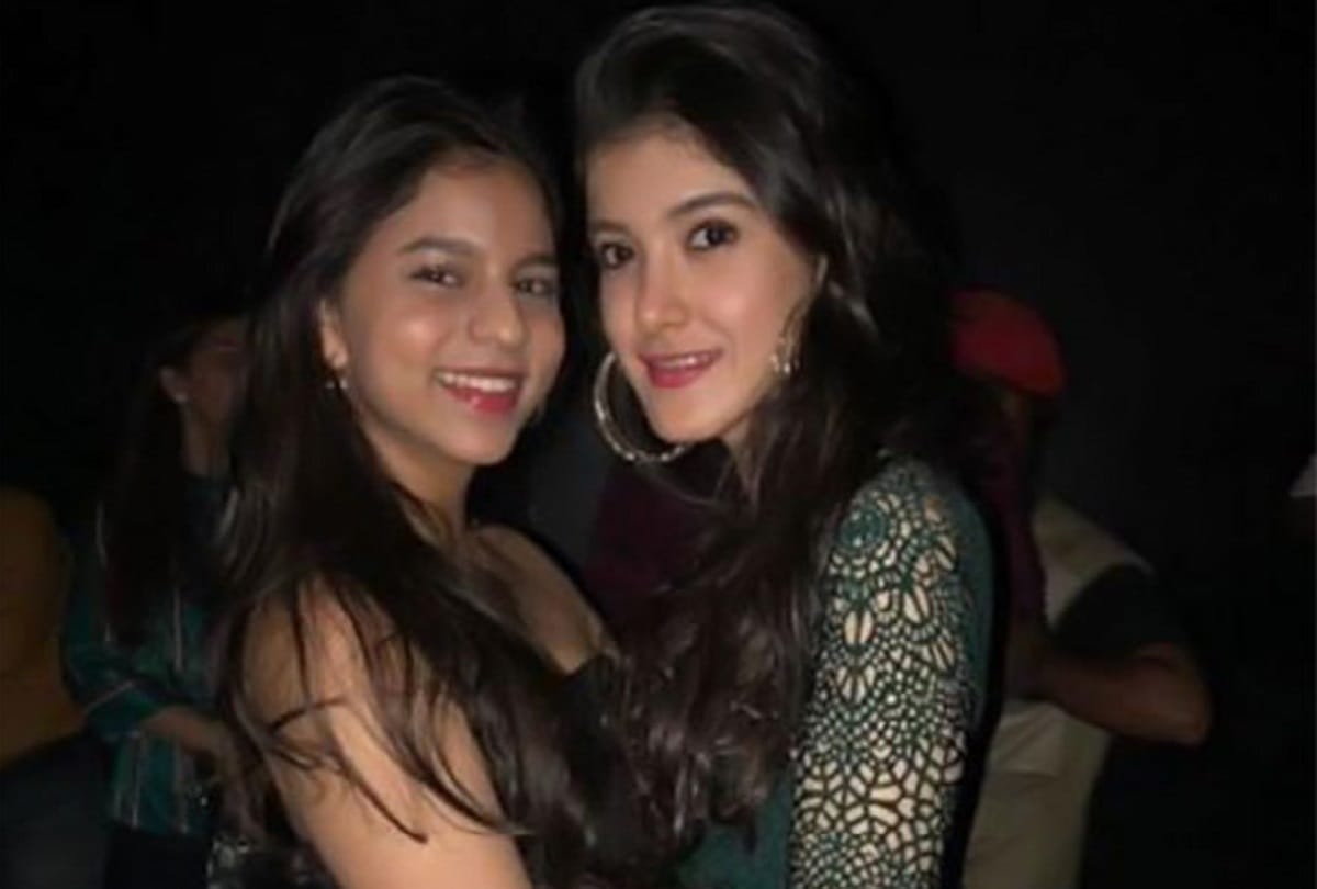 suhana khan shanaya kapoor in this pic