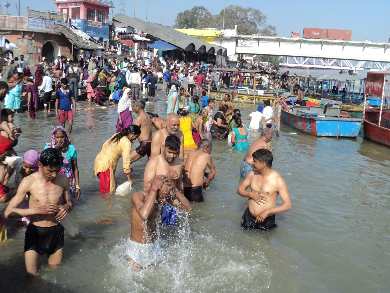 jaam at brijghat during piligrams bath on amavasya