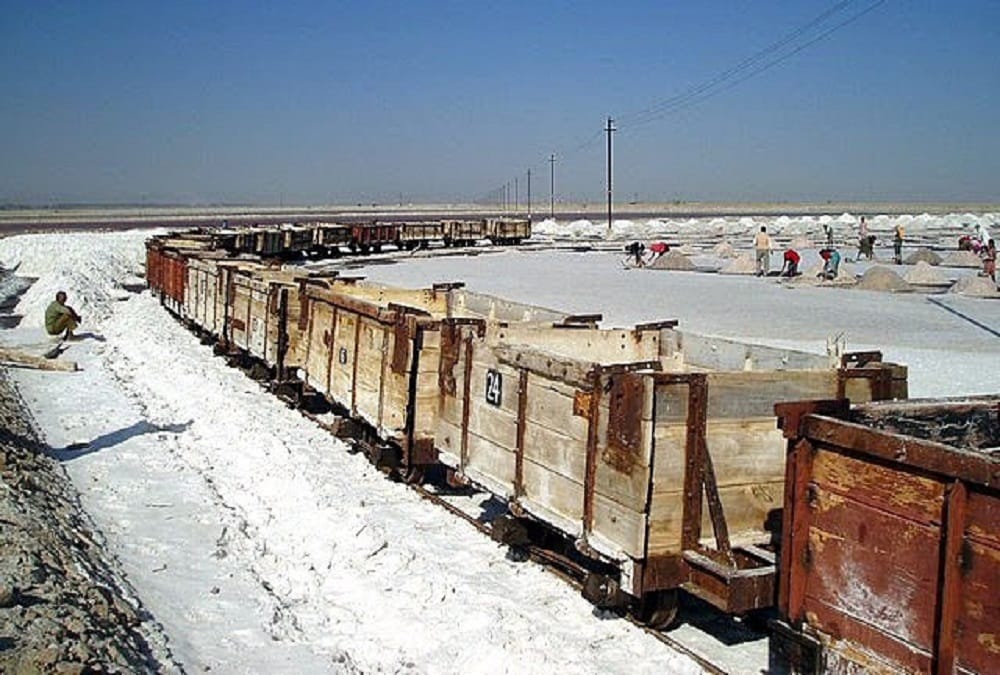 rajasthan only train in india which run at lake 
