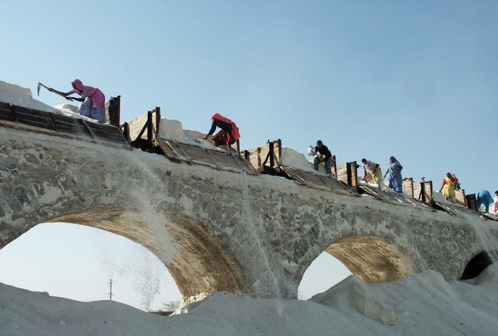 rajasthan only train in india which run at lake 