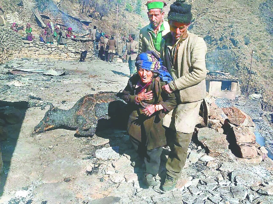 Whole village caught fire in uttarkashi photos
