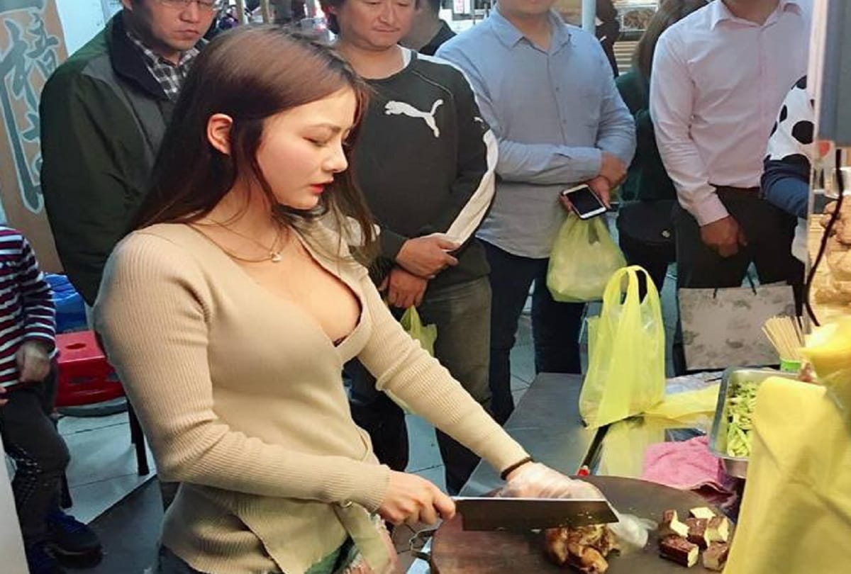 Girl Selling Meat Little Peach Becomes New Internet Sensation In Taiwan