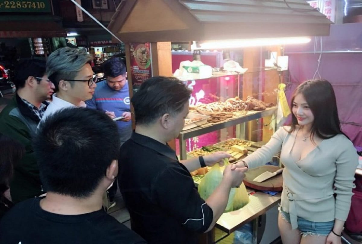 Girl Selling Meat Little Peach Becomes New Internet Sensation In Taiwan