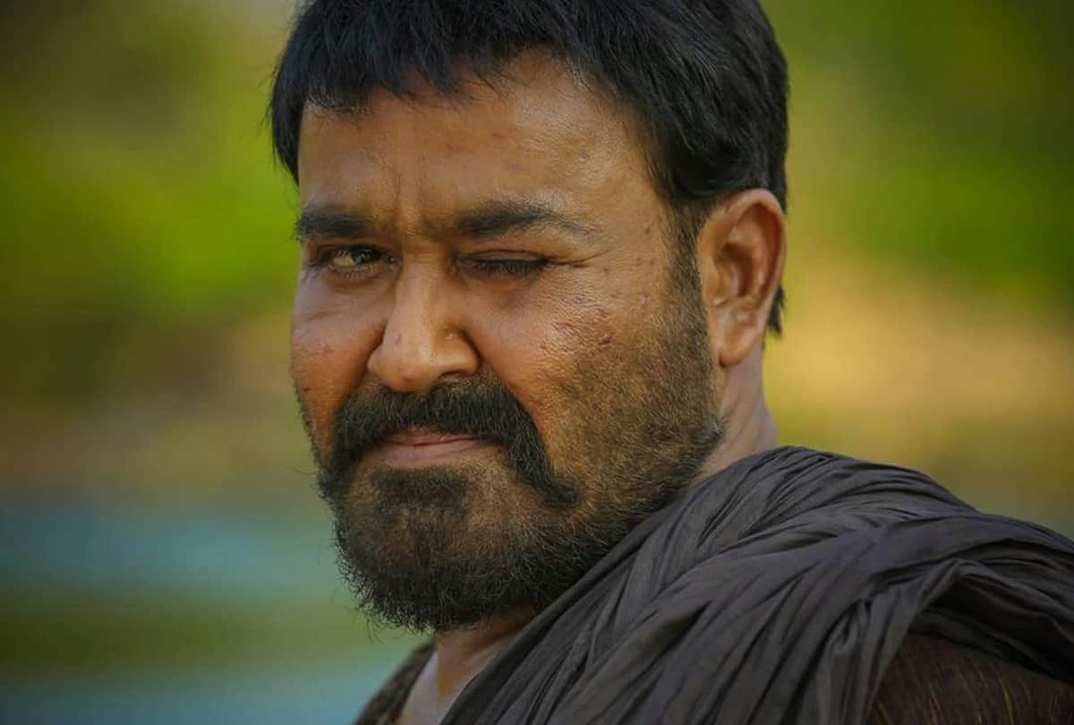 Mohanlal shared his first look in Kayamkulam Kochunni