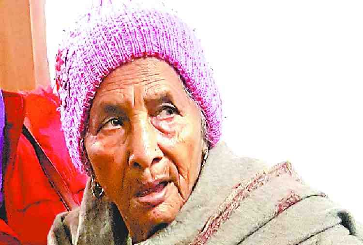 son throws out 82 years old mother from house in chandigarh