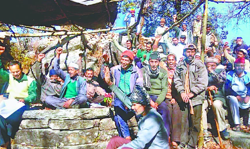 Villagers begin fast on demand of road