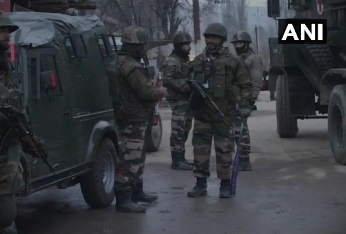 Jammu And Kashmir: Encounter between security forces and terrorists in Baramulla
