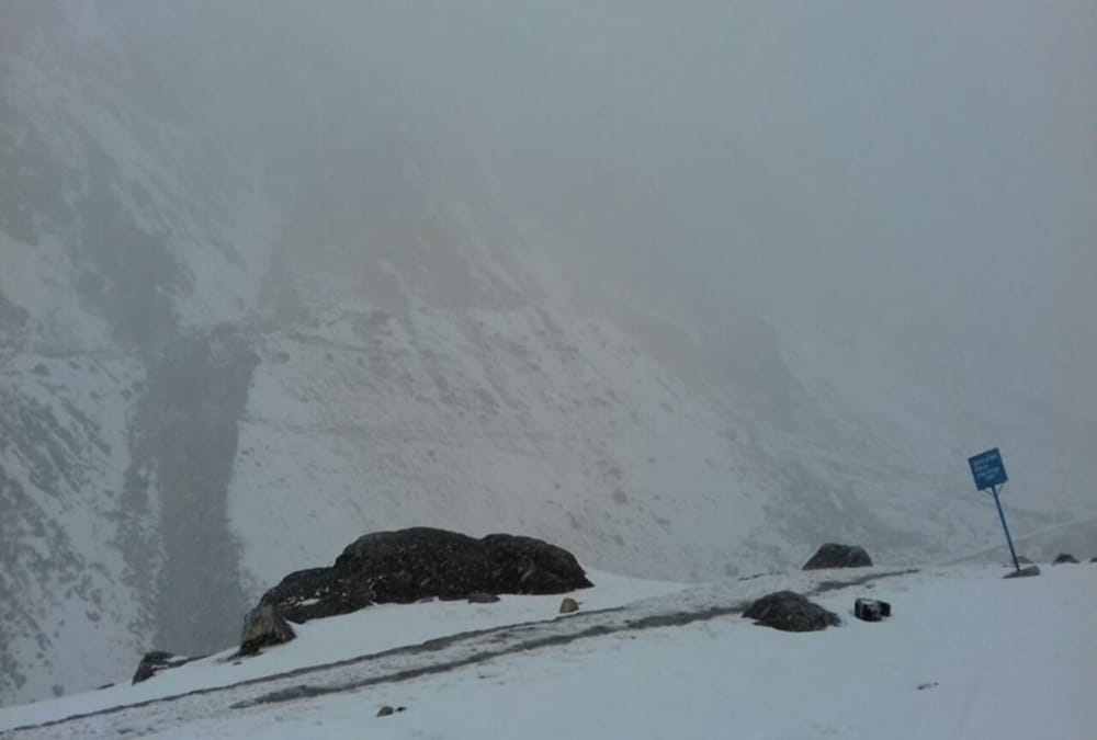 Snowfall in kedarnath and badrinath photos