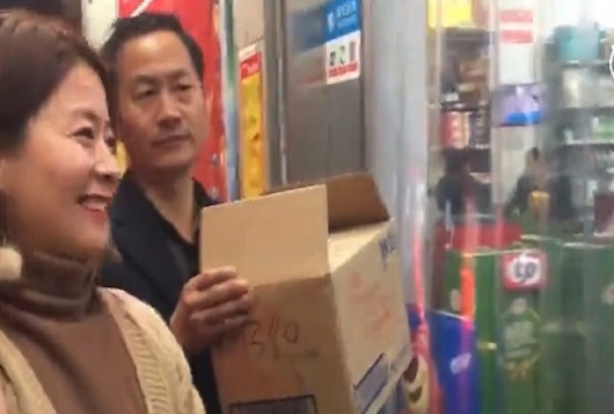 Chinese Women Returns 100 Soap Bars To Shop From Where She Shoplifted A Soap Bar 18 Years Ago