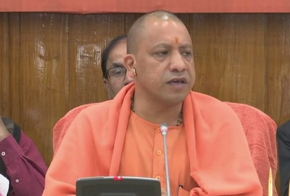 yogi adityanath warns officers of uttar pradesh over corruption.