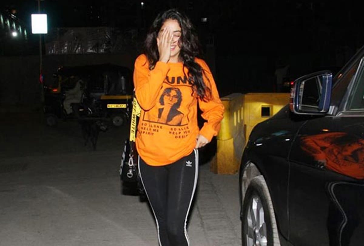 Janhvi Kapoor and Ishaan Khatter spotted at movie date