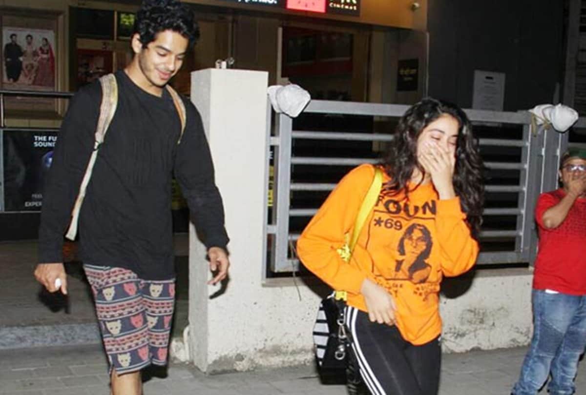 Janhvi Kapoor and Ishaan Khatter spotted at movie date