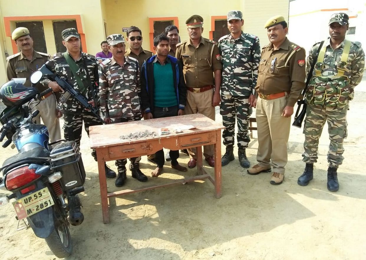 Youth arrested with 713 grams silver jewelery