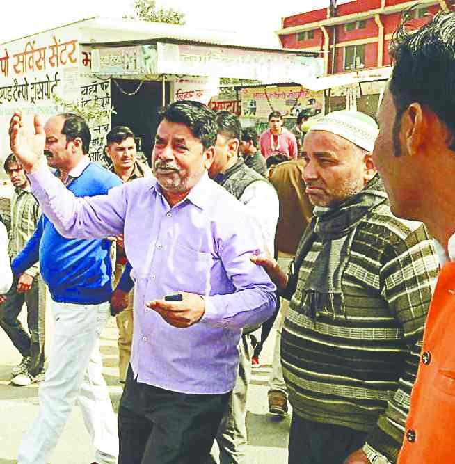Schoolgirl killed in accident, mother and brother injured