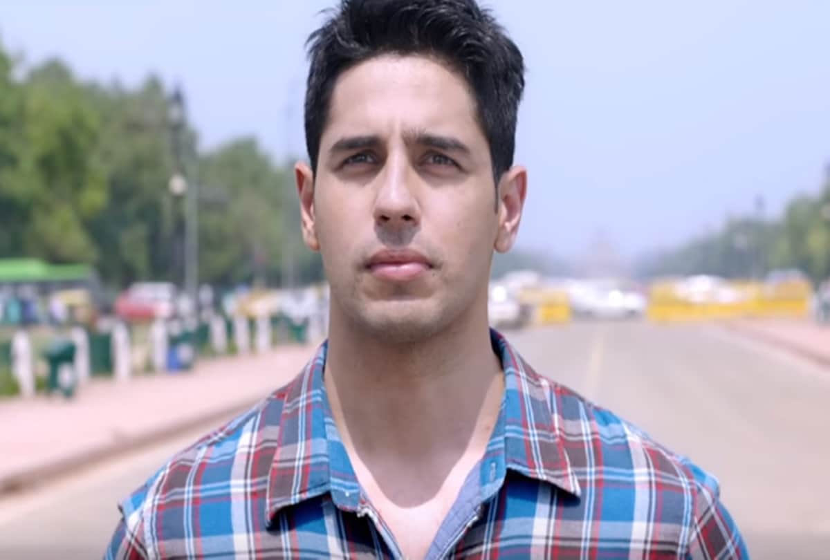 Manoj Bajpayee Sidharth Malhotra film aiyaary first day friday box office collection day 5