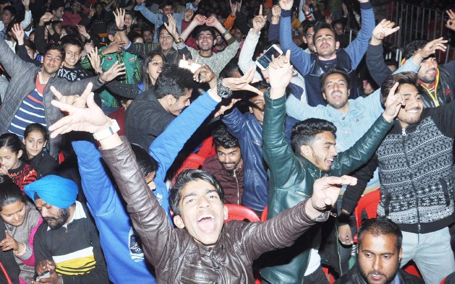 सेम टाइम सेम जगह पर कुलविंद्र बिल्ला ने नचाई छोटी काशी