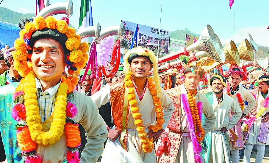 92 देवी देवताओं के बजंतरियों ने किया वाद्य कला का प्रदर्शन