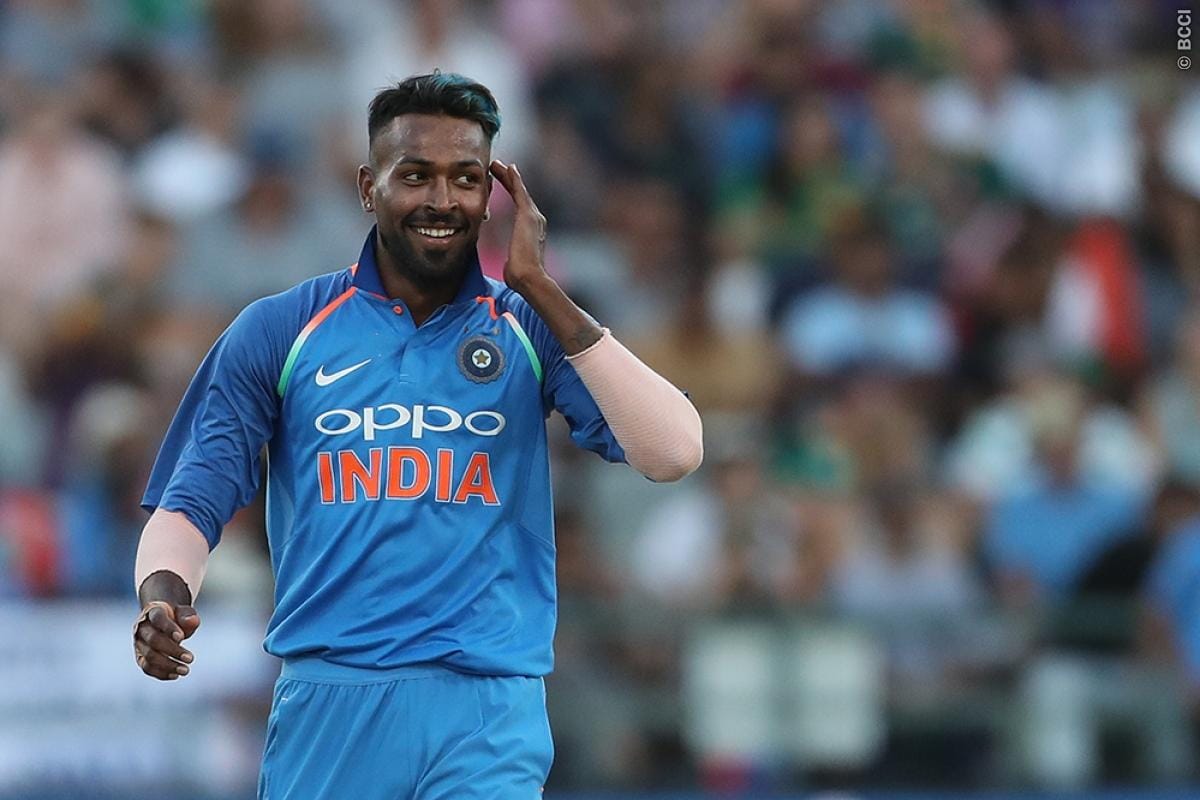 dinesh karthik and kl rahul makes fun of hardik pandya and gets fitting reply