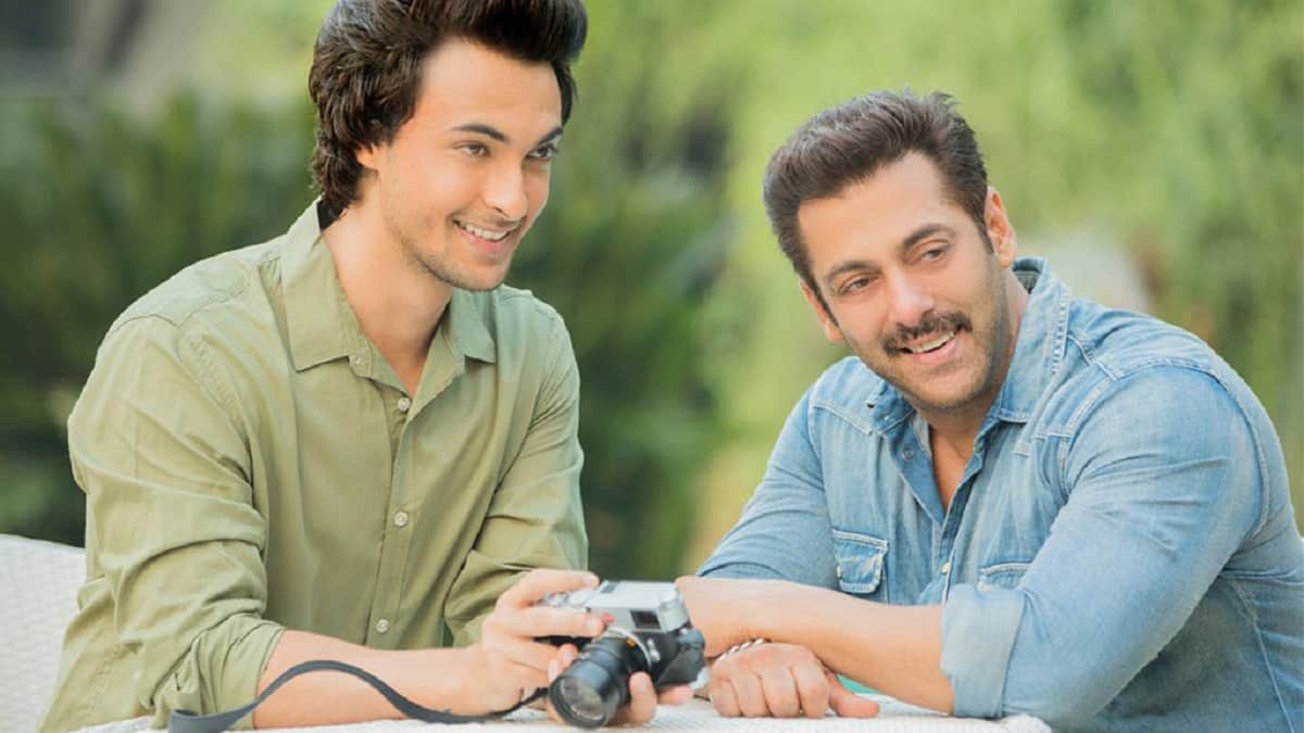 Salman Khan releases Ayush Sharma first film loveratri poster