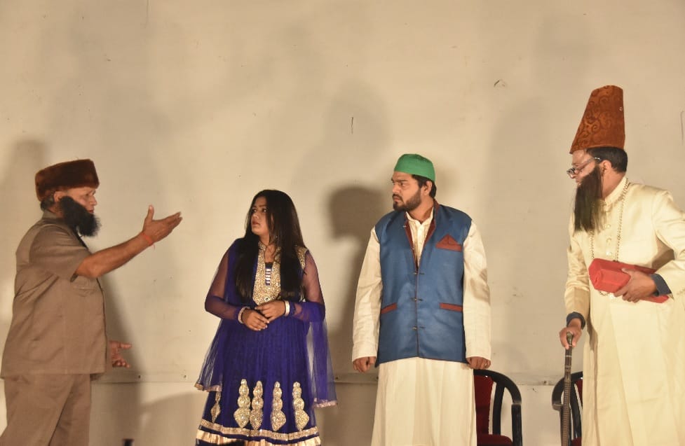 Play Kanjoos played in diksga bahawan oh gorakhpur university