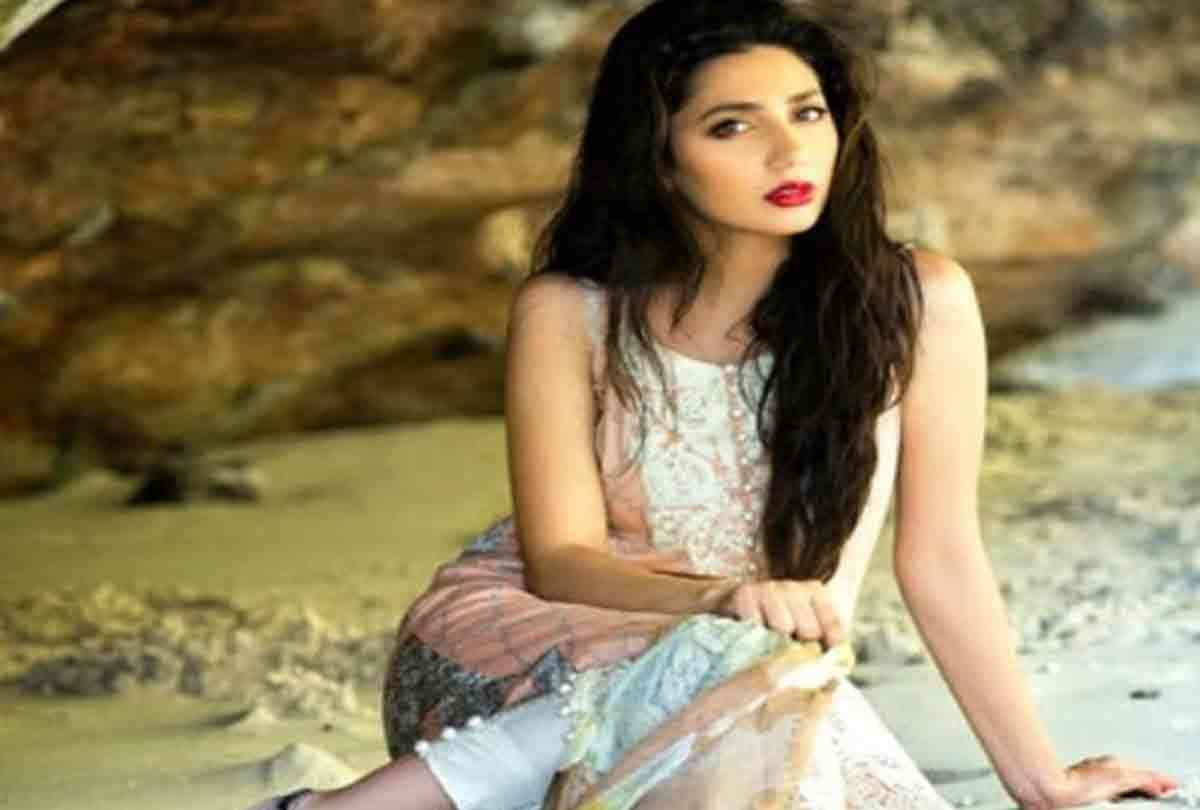 mahira khan pakistani actress bold photos in beach viral