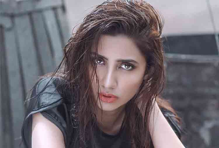mahira khan pakistani actress bold photos in beach viral