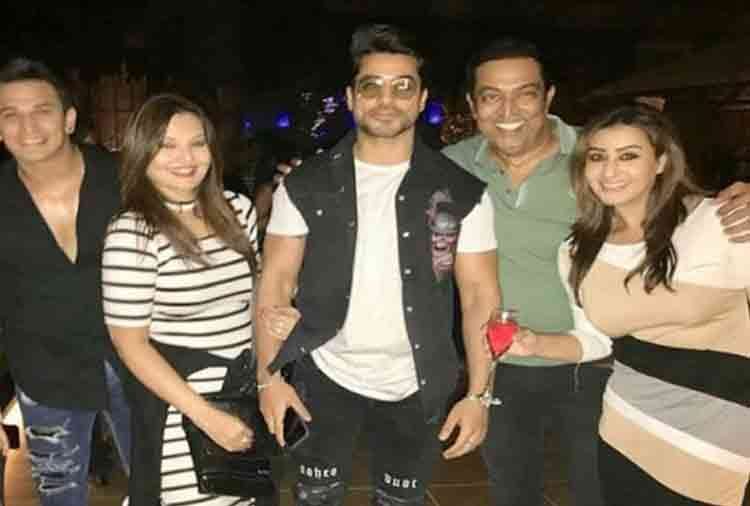 shilpa shinde enjoying party with bigg boss ex winners video viral