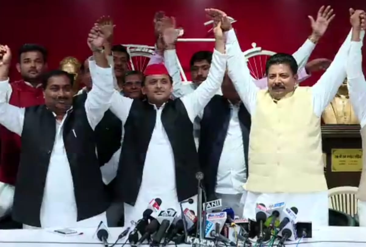 nephew of cabinet minister swami prasad maurya joined samajwadi party