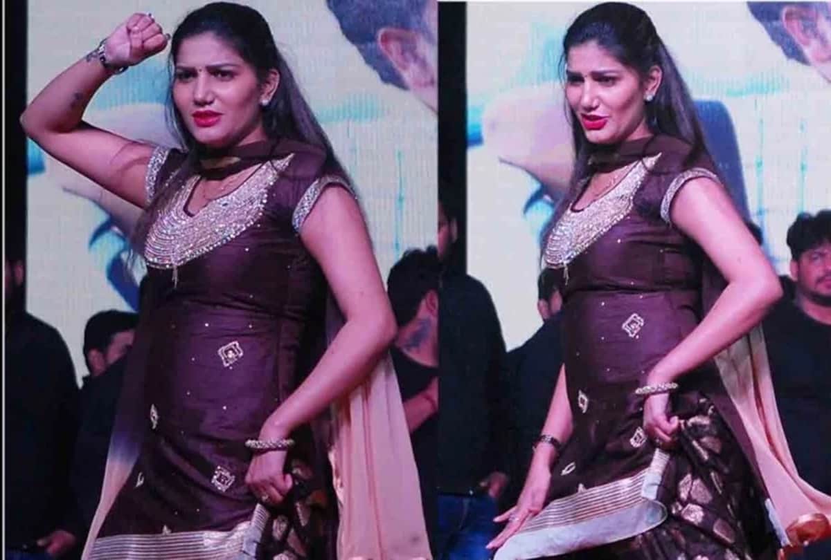 Sapna Chaudhary stage performance in Betul