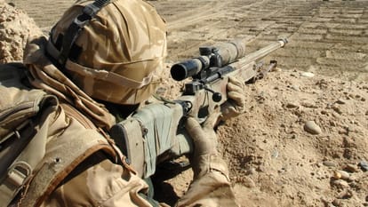 How Sniper shot accurately with long distance