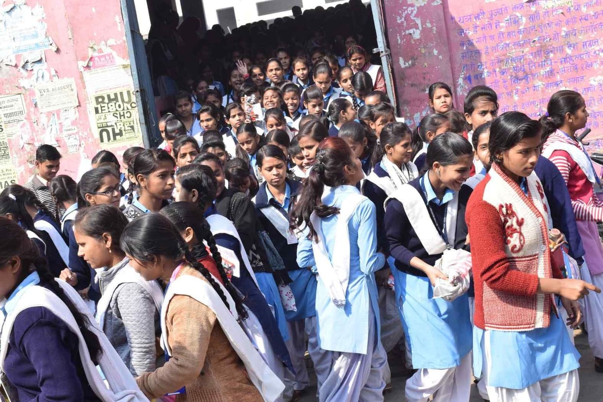 सामाजिक विज्ञान की परीक्षा में छह नकलची धराए