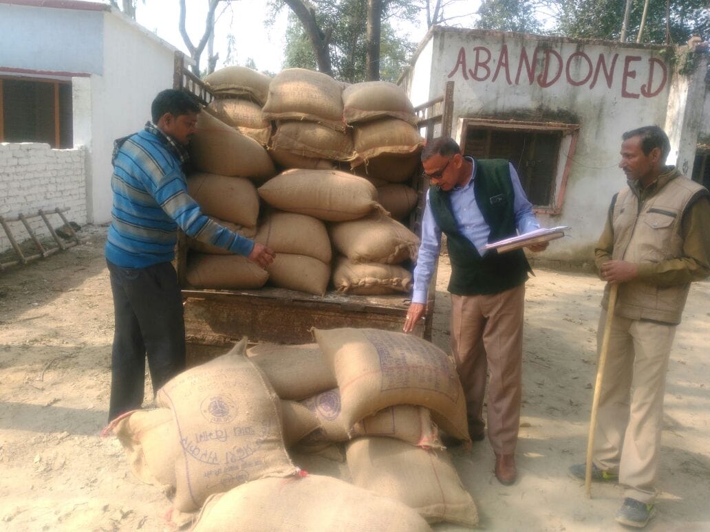 डिपुओं में राशन की जांच, एकत्रित किए 11 नमूने