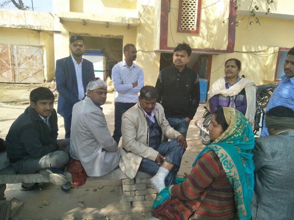 12 injured in stone pelting and assault