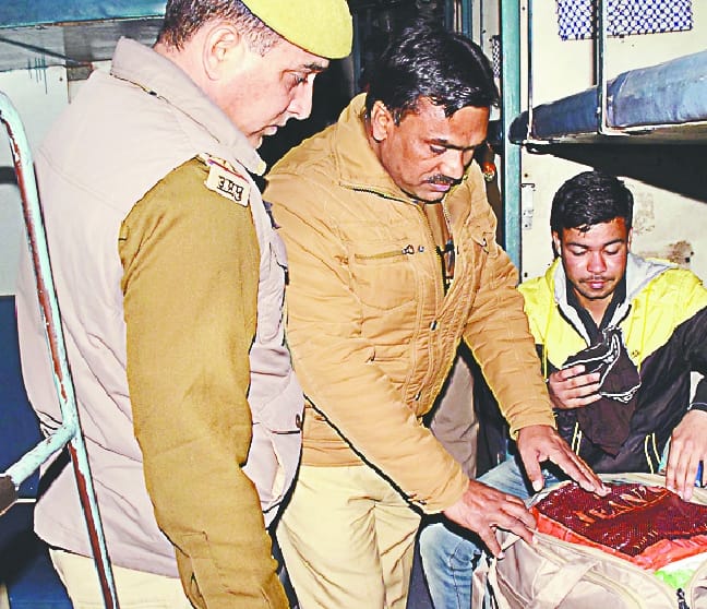 shaalimaar me bomb ki suchna