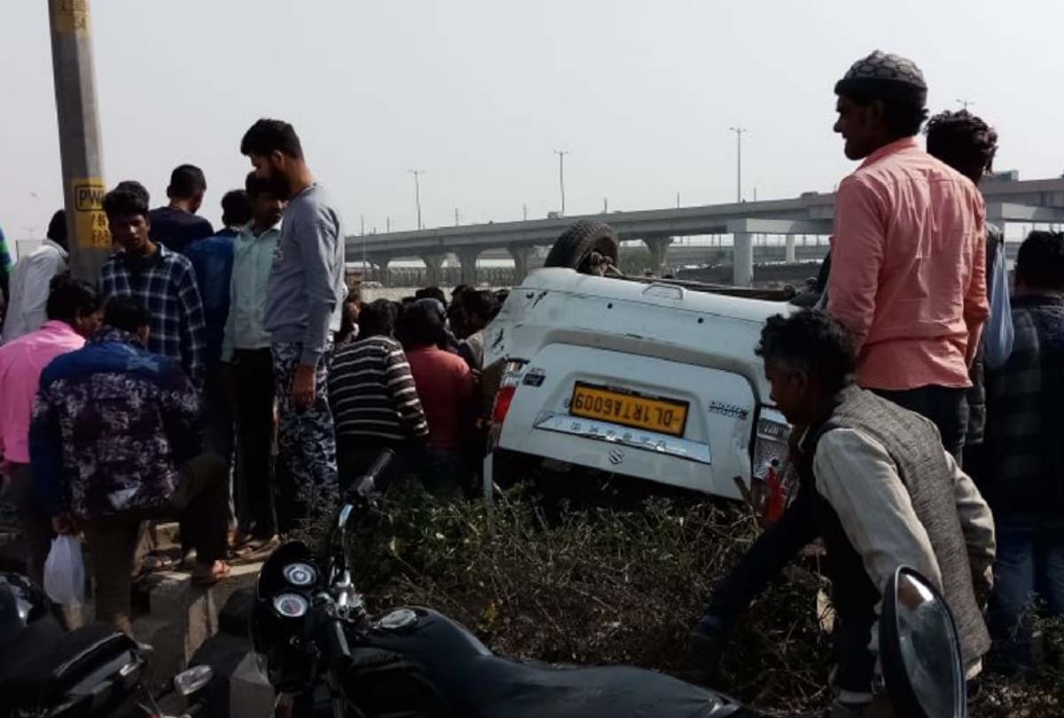 wagon r met with an accident when hit a divider