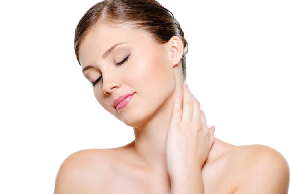 Get rid of your dark coloured neck with the help of sugar