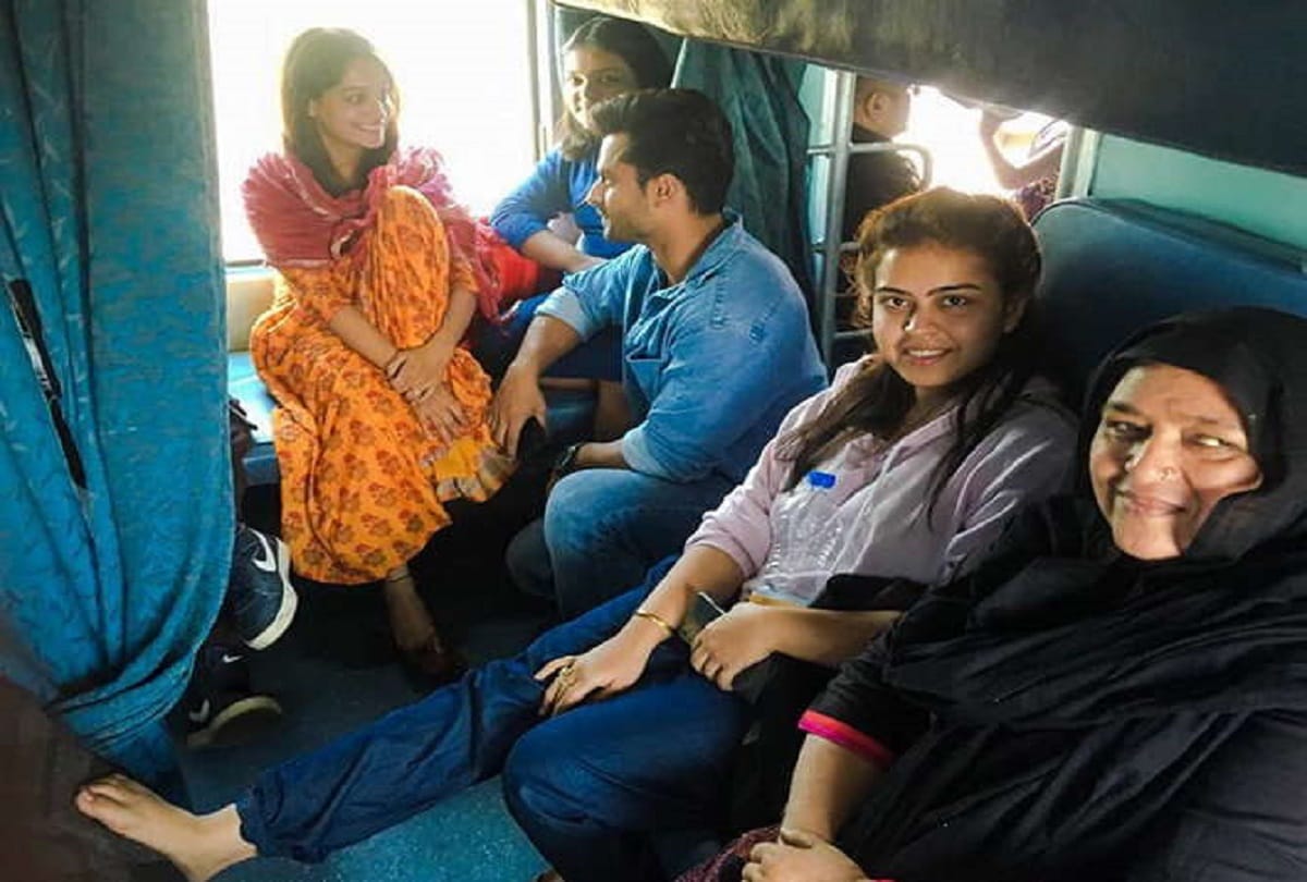 Dipika Kakar and Shoaib Ibrahim Create DDLJ Moment While Traveling To Wedding Destination Via Train