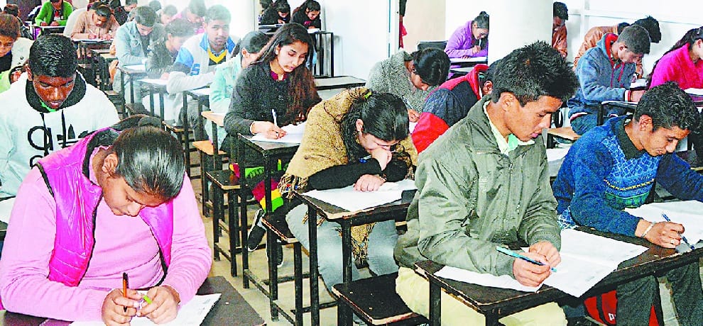 सोलन, बीबीएन और अर्की में उत्साह के साथ टैलेंट हंट परीक्षा देने पहुंचे छात्र