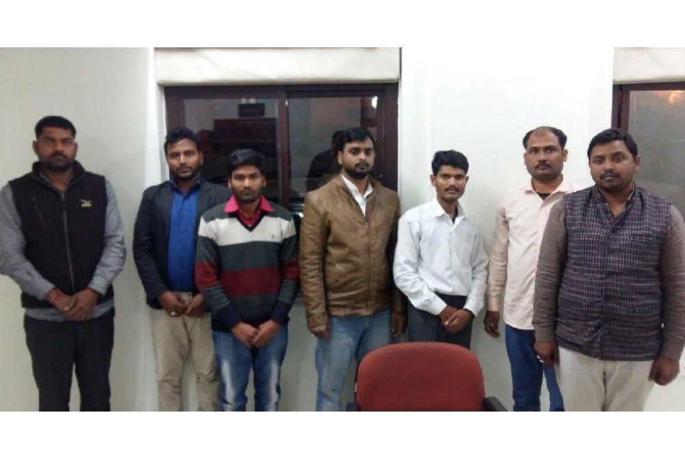 police catches fake board of highschool and intermediate in lucknow.
