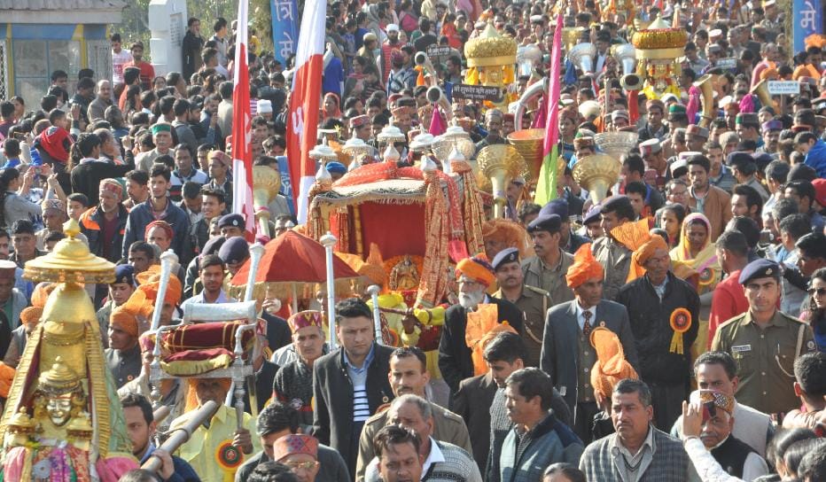 देव आस्था के महाकुंभ में शान से निकली माधोराय की दूसरी जलेब