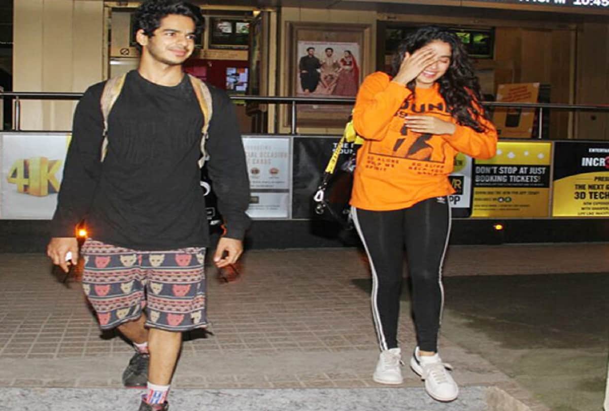 Film Dhadak Actors Ishaan Khatter And Janhvi Kapoor Spotted Together Outside Cinema Hall In Mumbai
