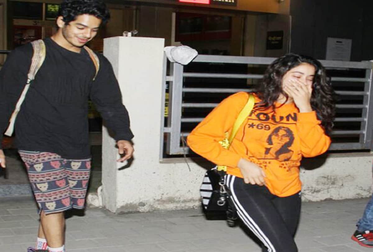 Film Dhadak Actors Ishaan Khatter And Janhvi Kapoor Spotted Together Outside Cinema Hall In Mumbai