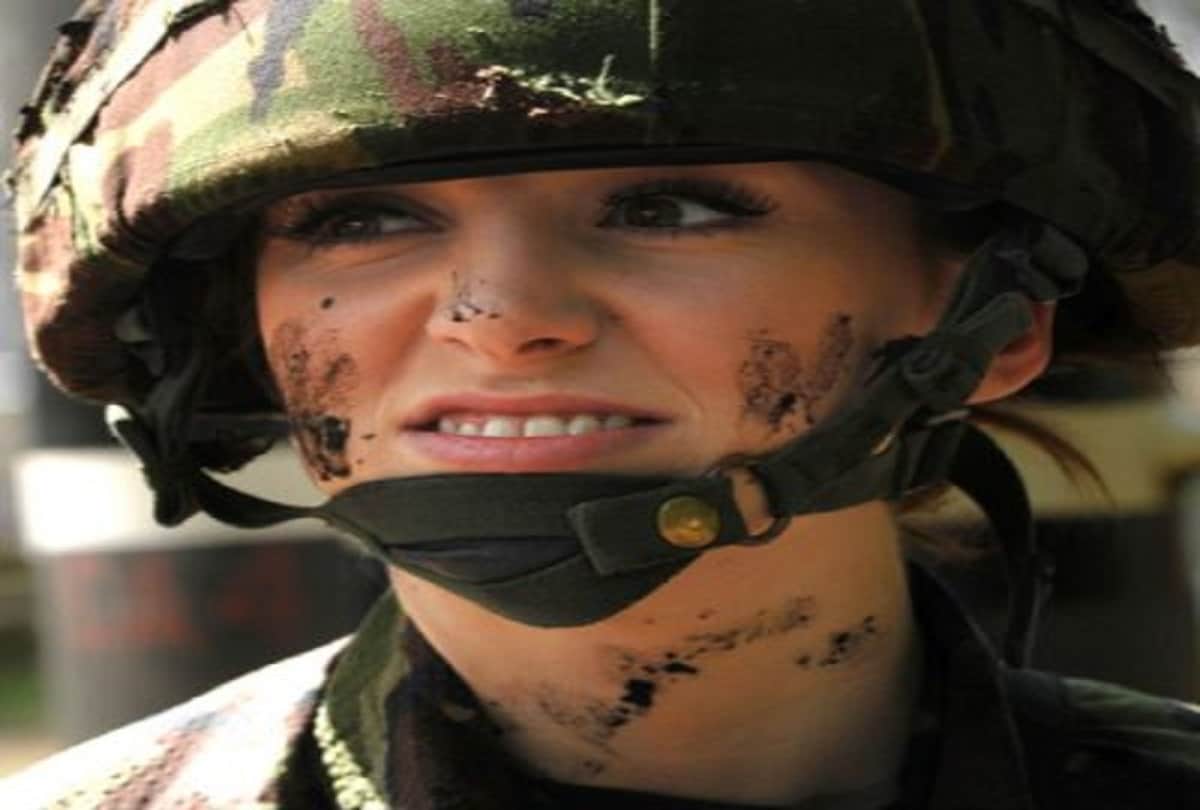 an army officer and miss england katrina hogde resign from army 