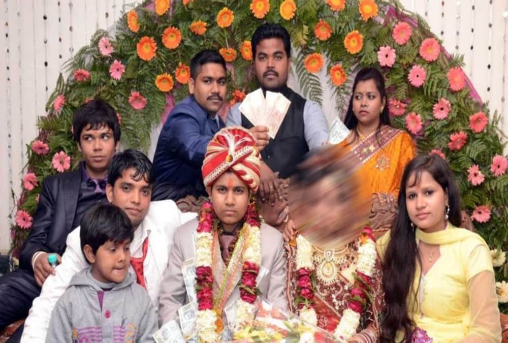 Year Ender 2018 Woman poses man married with girls make physical relation